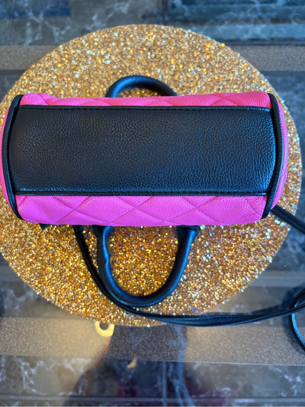 Betsey Johnson NWOT Hot Pink Quilted Mini Satchel Crossbody with Black Bow. - Picture 4 of 9